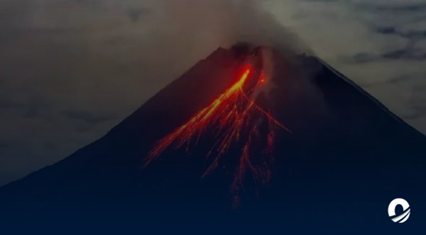 Nueve personas murieron tras la erupción de un volcán en Indonesia